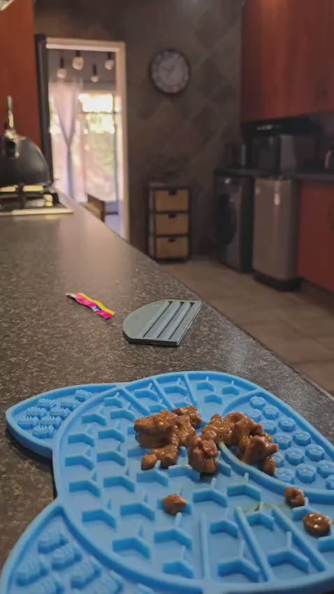 Plastic Scraper for Cat & Dog Food Sachets